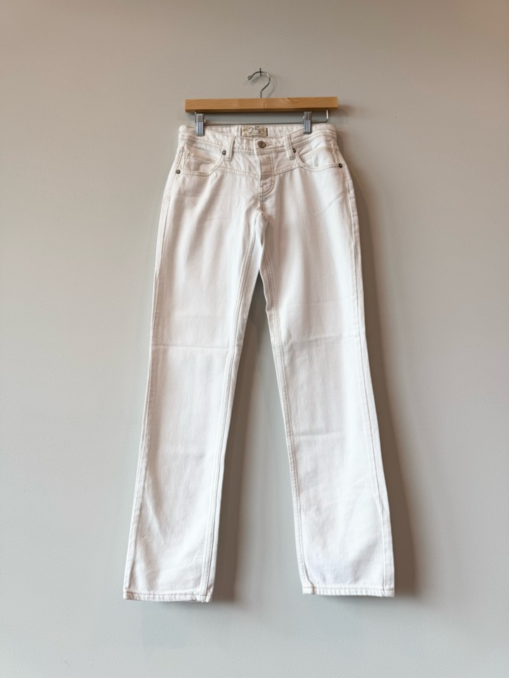 Free People Low rise size 25 White Straight-Leg Jeans